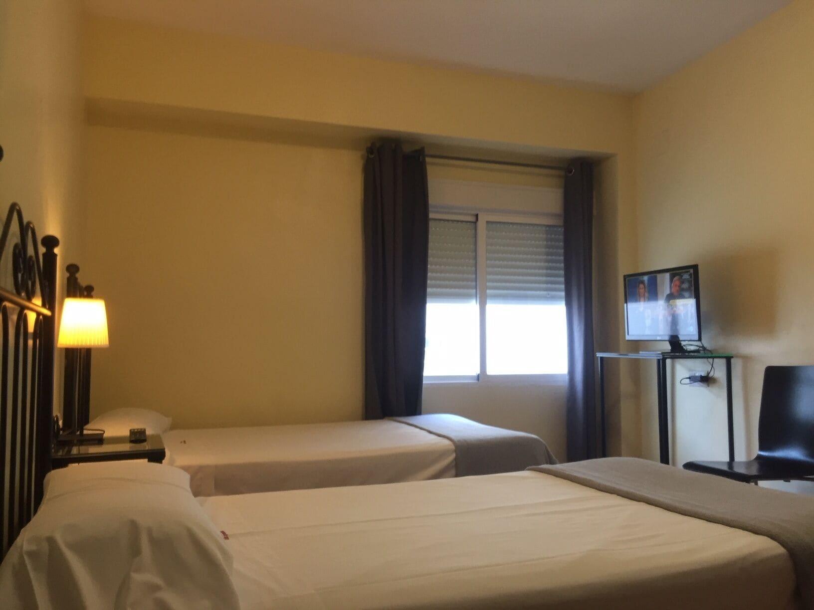 ฮอสเปเดเรียหลุยส์เดกอนโกรา Hotel กอร์โดบา ภายนอก รูปภาพ